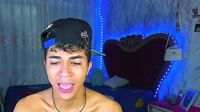 boyswantingplay online show from March 28, 2:11 am