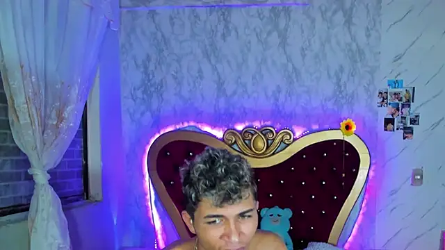 boyswantingplay online show from March 13, 7:37 pm