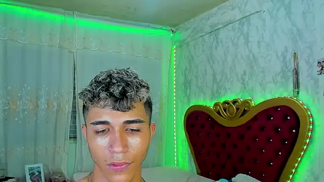 boyswantingplay online show from April 6, 7:48 pm