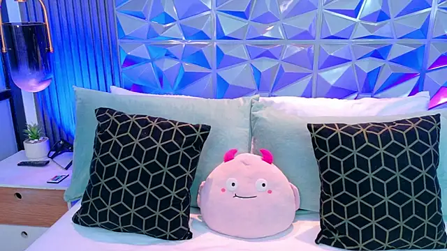 AdelineJhones online show from April 6, 2:18 pm