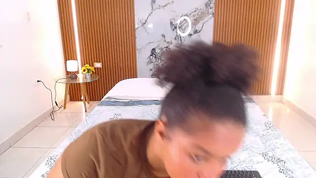 rosselyn  online show from March 4, 12:23 pm