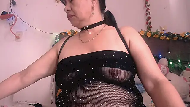 Soraya hott online show from April 12, 1:47 pm