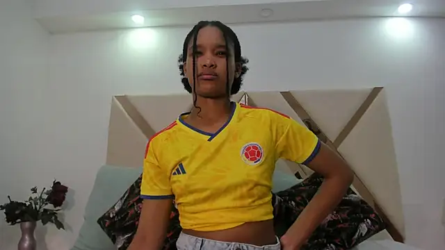 karolebonyy online show from April 12, 5:21 am