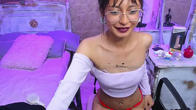 Noa clk online show from March 25, 9:01 am