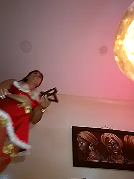 sexykiara  online show from December 14, 7:30 pm