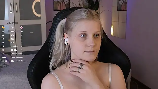 ShineJoan online show from November 28, 9:51 pm