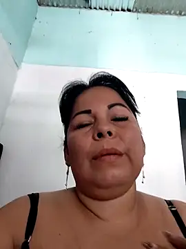 Snapshot of mother2-divorced chatting on October 24, 1:51 pm mother2-divorced online show from October 24, 1:51 pm