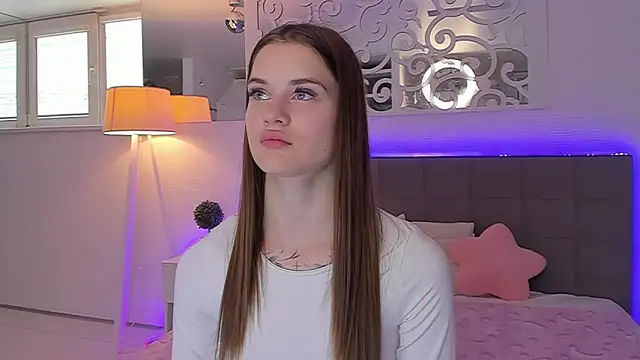 LuisaClover online show from May 16, 12:26 pm