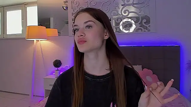 LuisaClover online show from May 11, 12:51 pm
