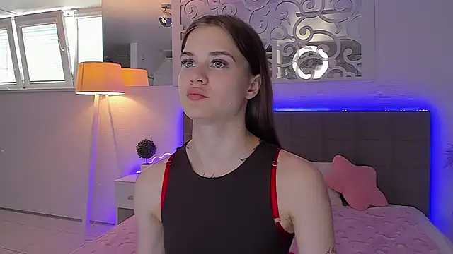 LuisaClover online show from May 20, 12:13 pm