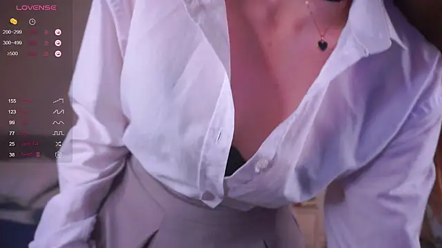 MegganKinson online show from December 18, 5:23 am