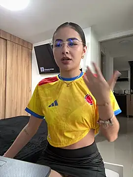 IslaCole online show from June 17, 10:22 pm