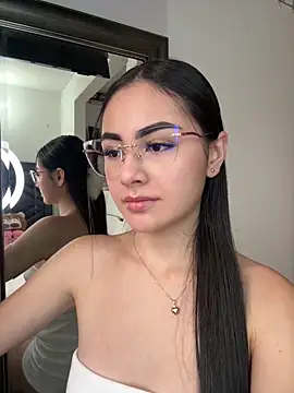 IslaCole online show from March 9, 10:57 pm