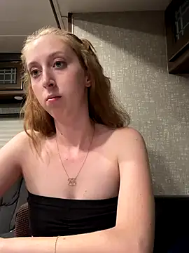 sweet-vixen online show from December 14, 2:39 am