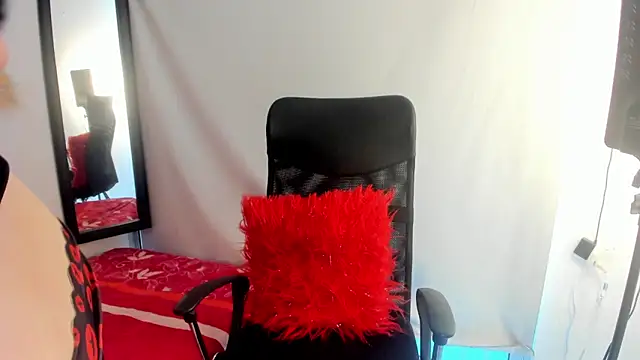 tatis sofia online show from February 9, 1:02 pm