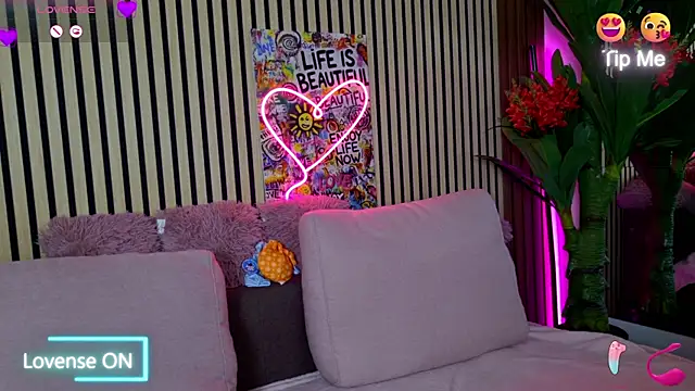 MirunaHaze online show from May 2, 9:18 pm