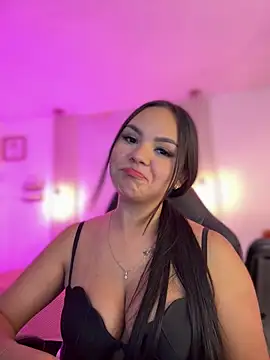 amber white15 online show from March 2, 7:15 am