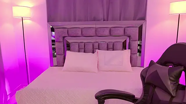 Bella Clark2 online show from October 31, 2:46 am