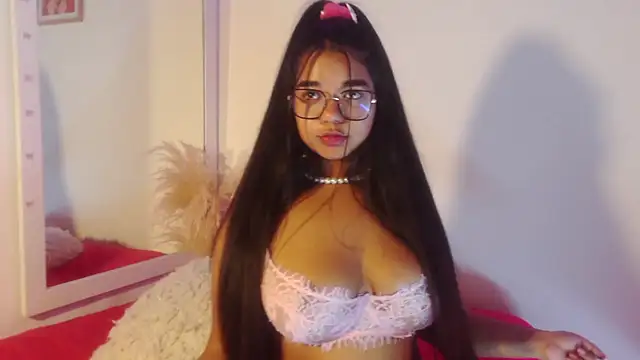 Zafiro Evans online show from November 28, 9:07 pm