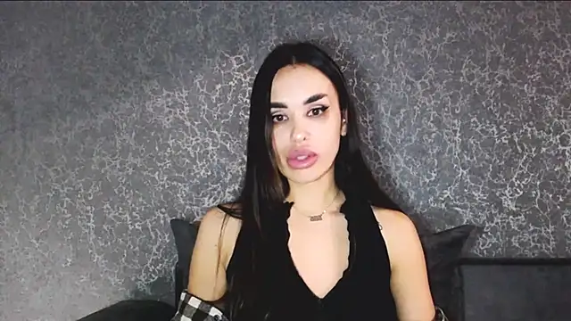 velvetveyraX online show from March 21, 5:40 pm