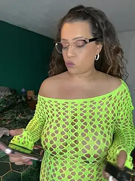 BubblesLovexox online show from February 6, 3:26 pm