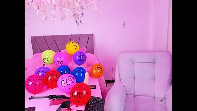 victoriagot  online show from December 3, 5:21 am