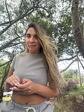 sarah honey   online show from February 4, 6:44 pm