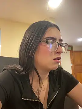 Kloe Novoa online show from May 11, 4:04 pm