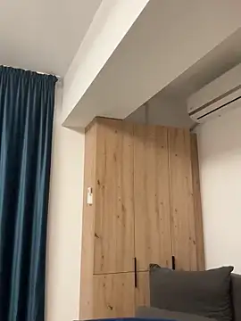 Alexiaaa121 online show from December 20, 10:25 pm