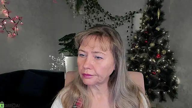 Carla Vogue online show from December 5, 10:49 am