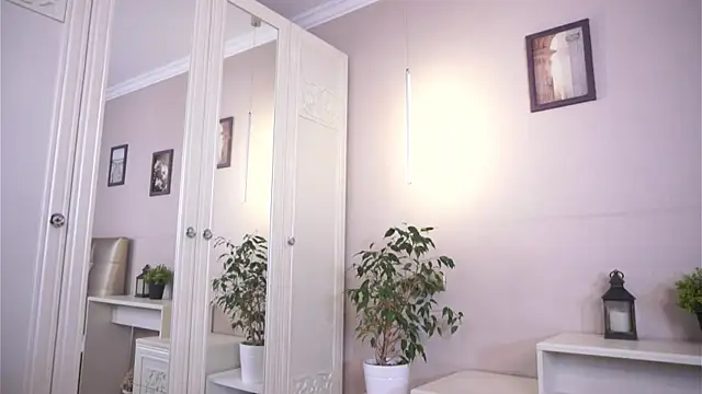 IsabelBulfer online show from November 7, 5:46 am