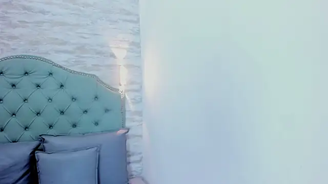 PariisTaylor online show from October 29, 7:49 pm