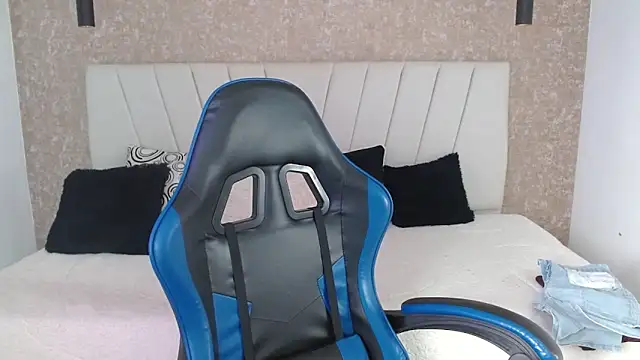 AliceSmity  online show from April 5, 12:26 pm