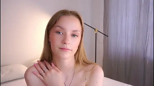 Helenspenss  online show from October 29, 1:37 pm