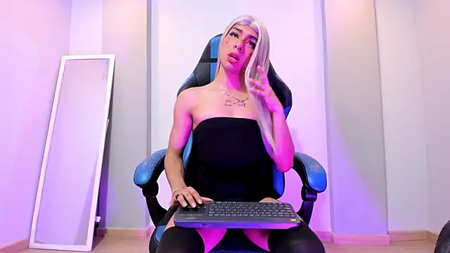 whisper nova online show from October 27, 8:03 pm