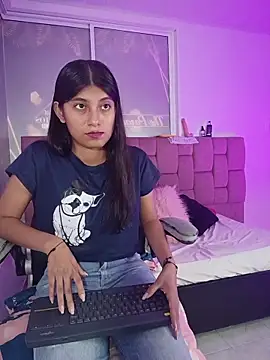 YeseniaRodriguez3 online show from May 8, 12:52 pm