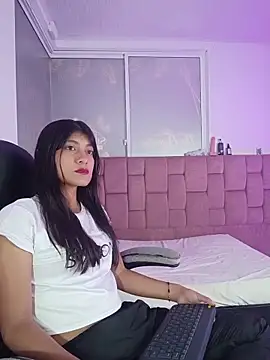 YeseniaRodriguez3 online show from May 5, 12:52 pm