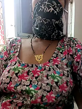 Janvi kapor online show from October 28, 8:09 am