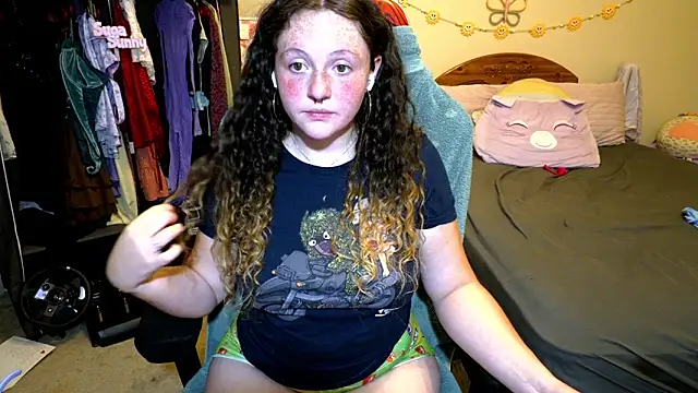 sugasunny04 online show from May 17, 4:44 am
