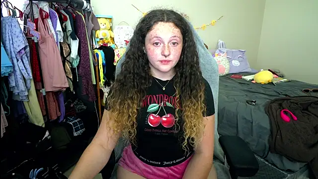sugasunny04 online show from May 25, 6:40 pm