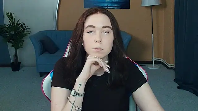 AddieOsler online show from May 8, 8:32 pm