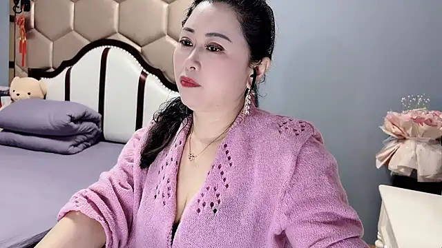 yaoyao22678 online show from May 9, 2:24 am