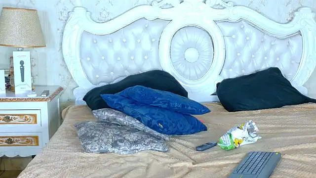 Kelly Swift online show from November 20, 6:03 am