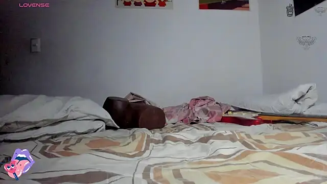 ghostwomaan online show from May 11, 3:51 pm