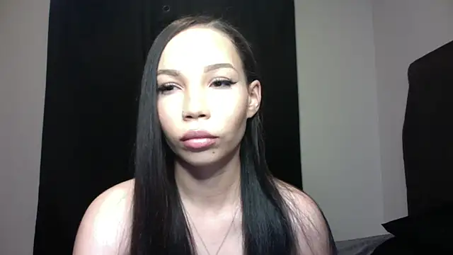 nikkiloveee online show from November 1, 7:01 am