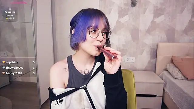 KellePourier online show from November 28, 6:55 pm