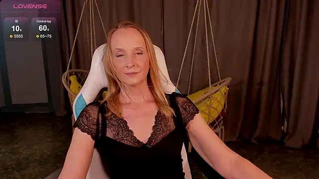 ScarlettPalmer online show from May 7, 11:03 am