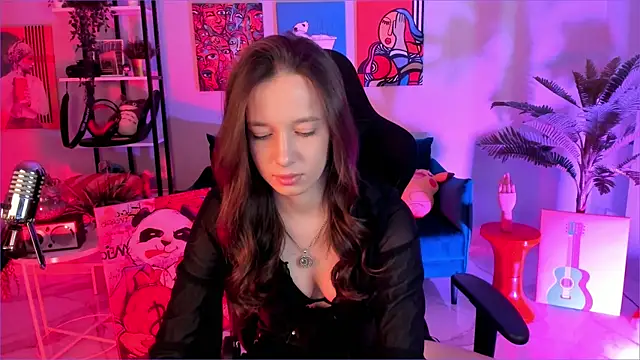 EmilyWade online show from December 16, 8:42 am