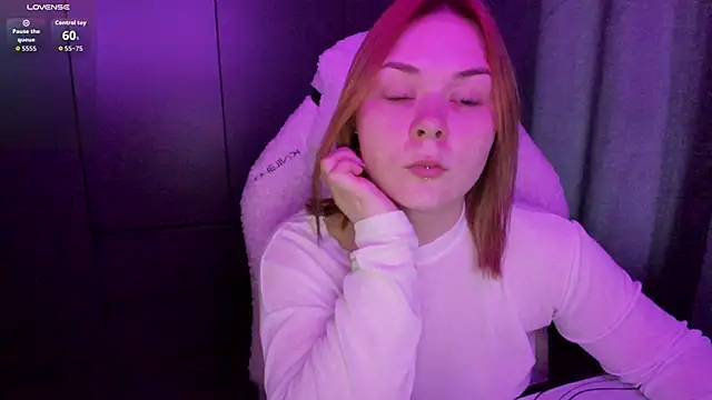 sophia lix online show from May 25, 1:32 pm