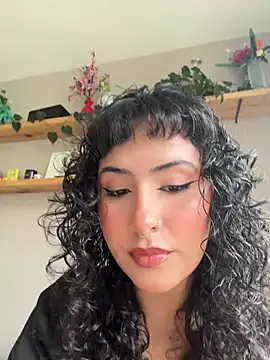 SugarTroubl33 online show from May 25, 2:05 pm
